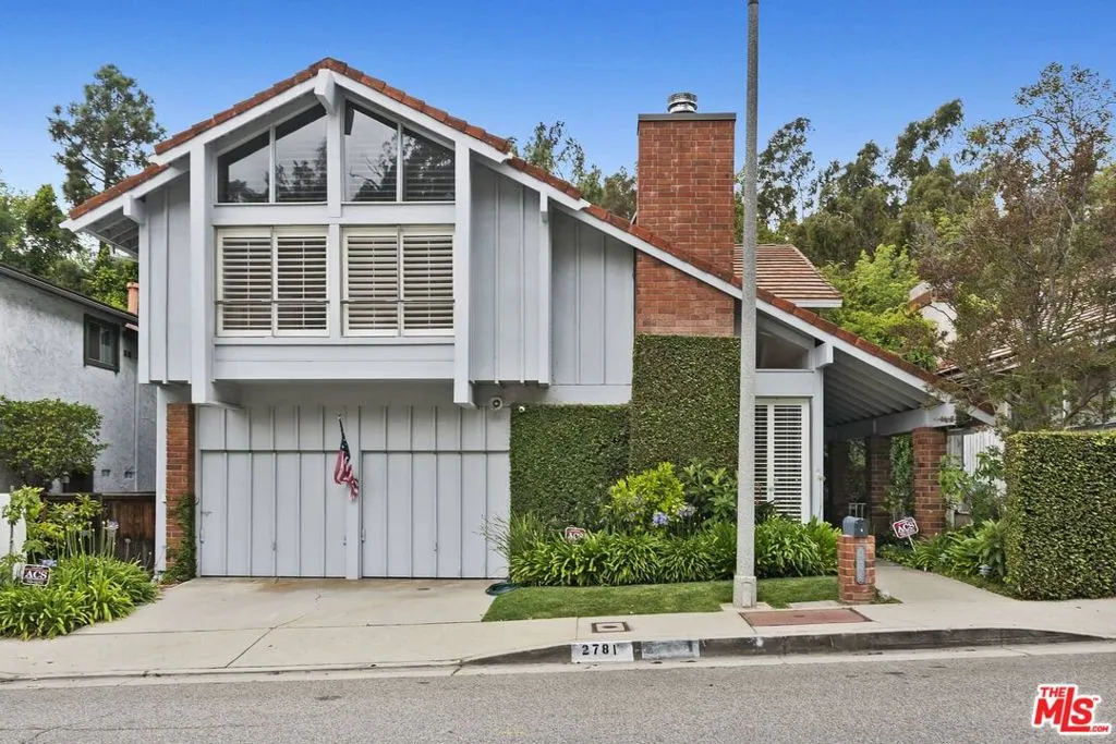 Los Angeles, California 90077, United States, 5 Bedrooms Bedrooms, ,3 BathroomsBathrooms,Residential,Active,193093