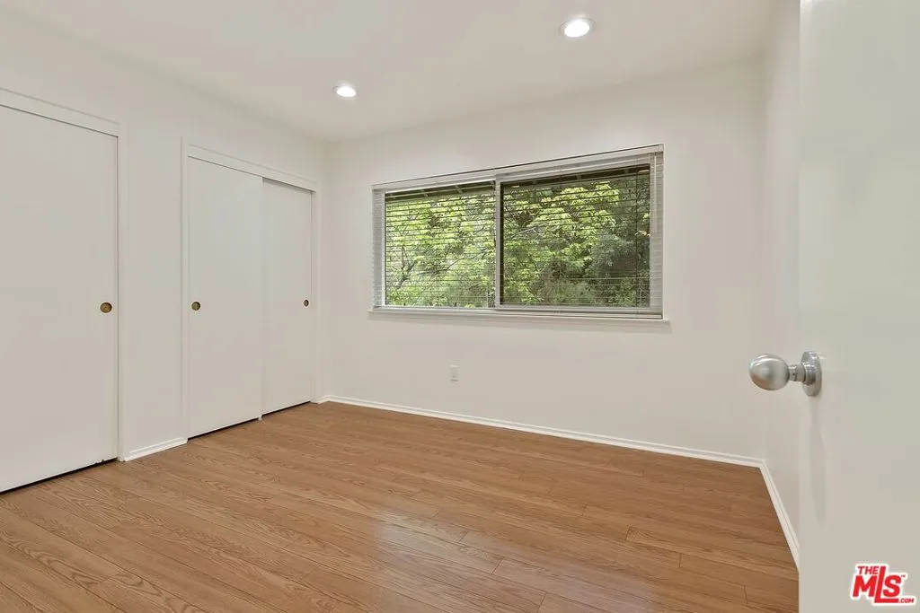 Los Angeles, California 90077, United States, 5 Bedrooms Bedrooms, ,3 BathroomsBathrooms,Residential,Active,193093