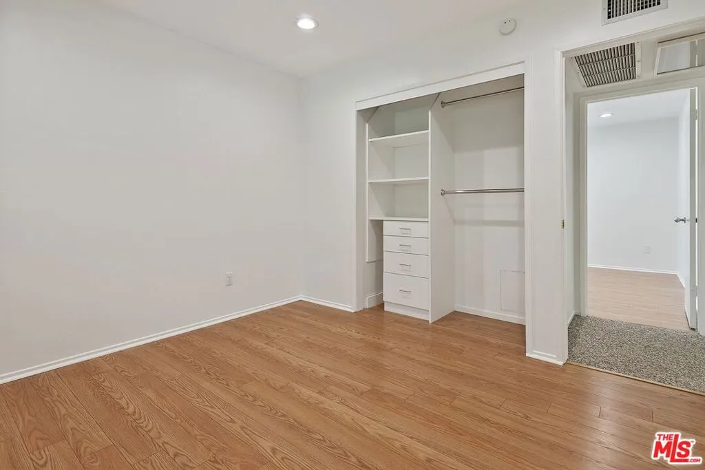 Los Angeles, California 90077, United States, 5 Bedrooms Bedrooms, ,3 BathroomsBathrooms,Residential,Active,193093