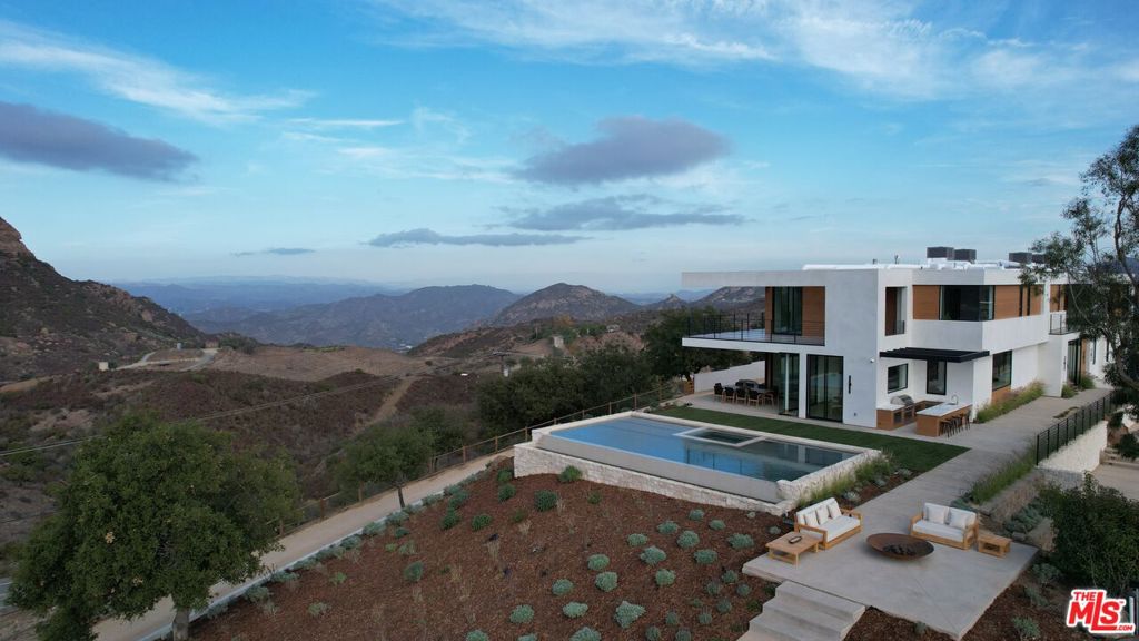 32180 Mulholland Highway