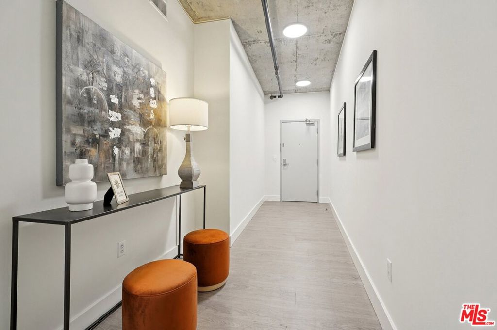 645 W 9th Street 530