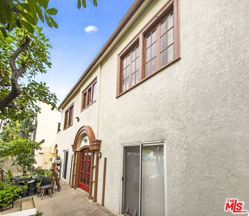 7360 Hollywood Boulevard A,B,C,D