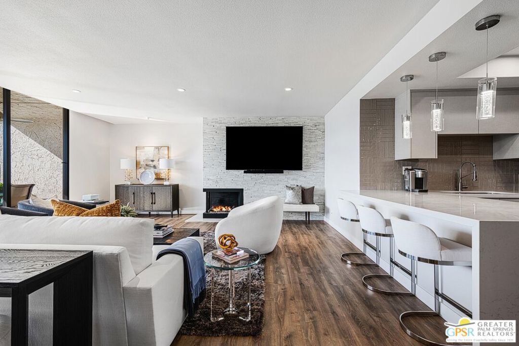 910 Island Drive 401