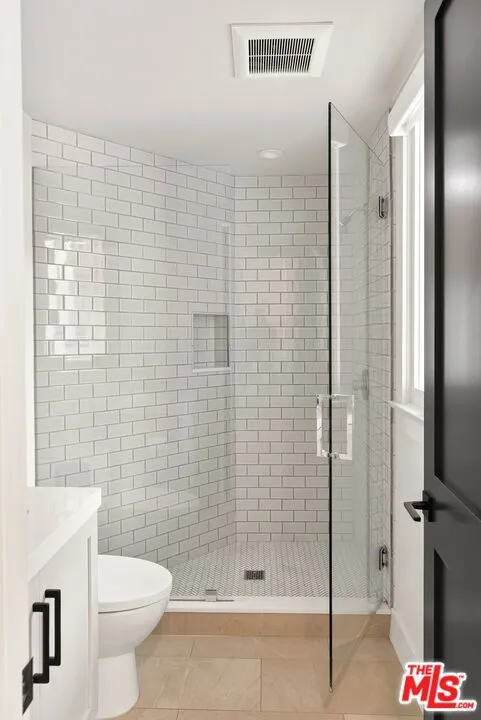 Manhattan Beach, California 90266, United States, 4 Bedrooms Bedrooms, ,4 BathroomsBathrooms,Residential,Pending,238875