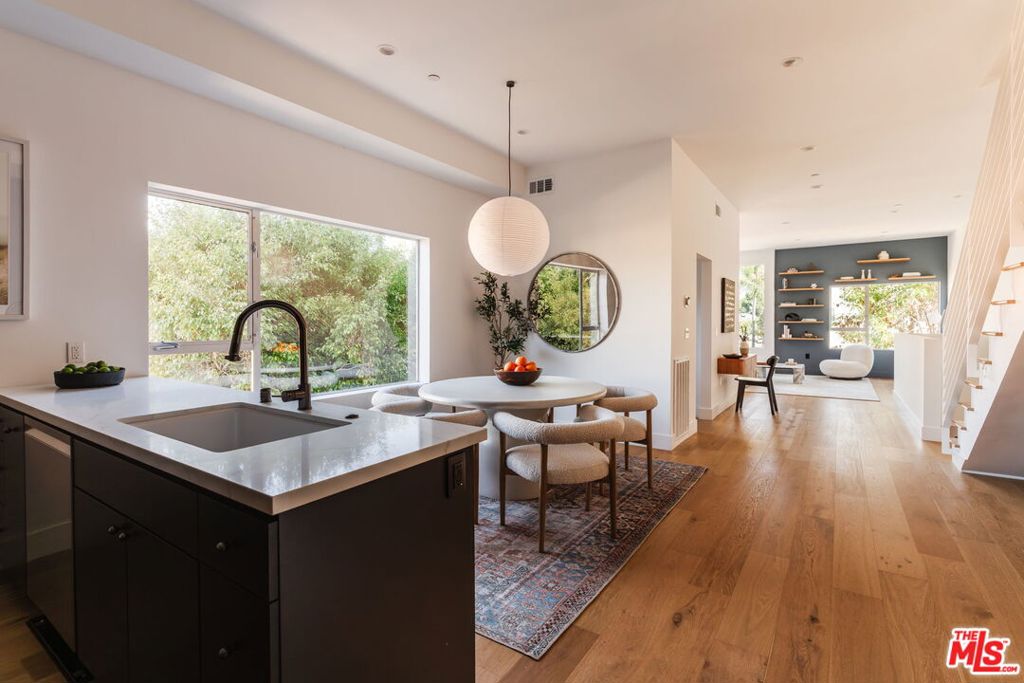 5036 W Pickford Street