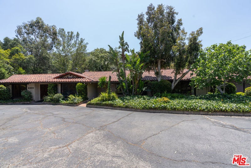 6320 Honolulu Avenue