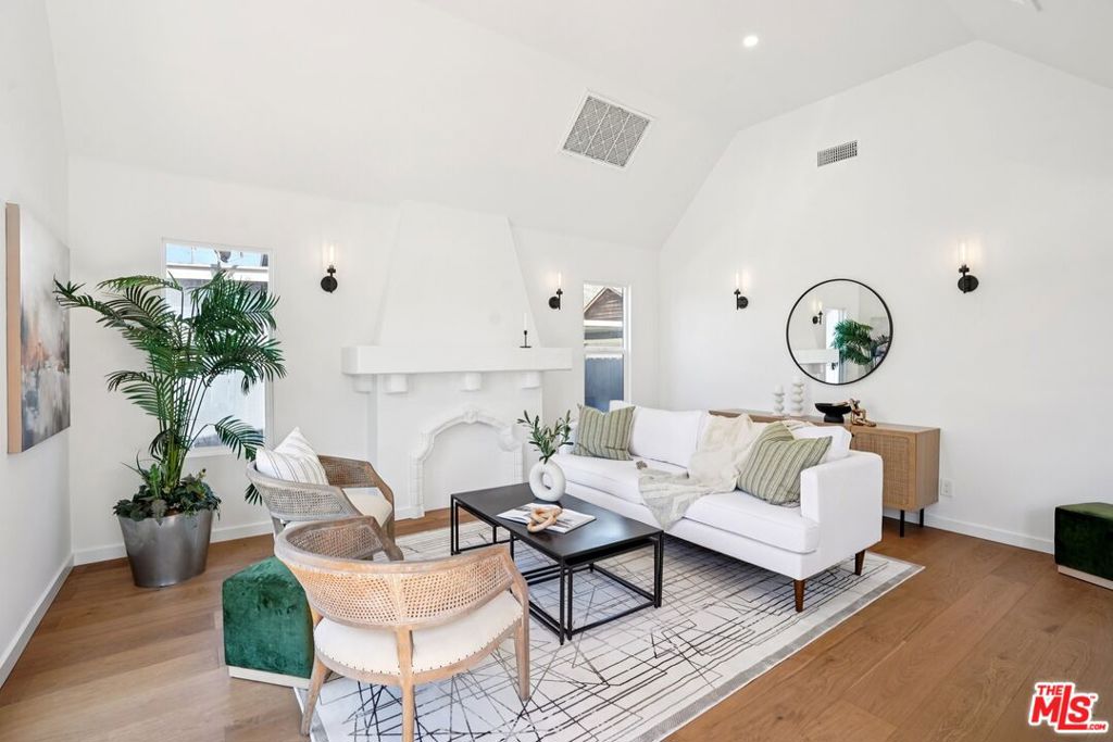 4438 W 28th Street