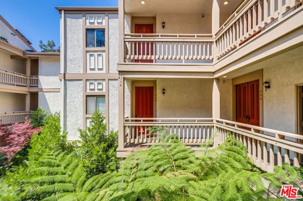 Properties 3 3480 Barham Boulevard 226