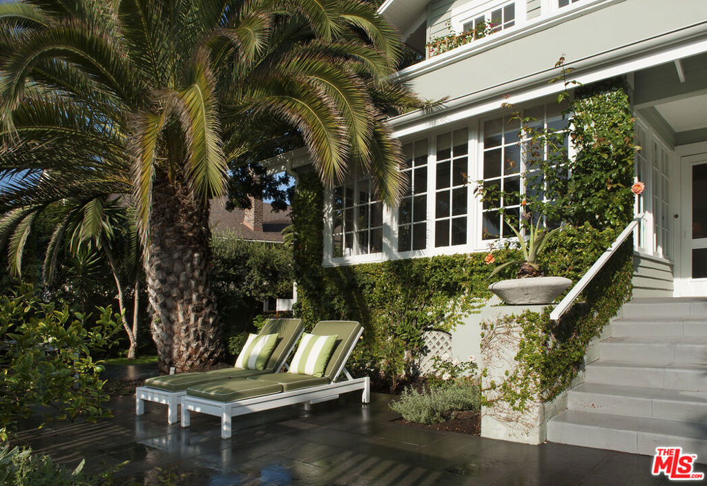 Properties 1 51 27th Avenue