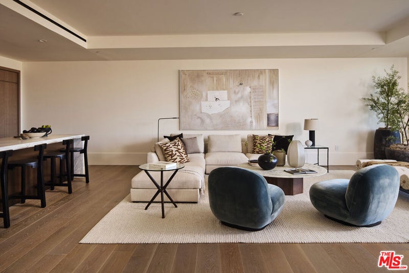 8420 W Sunset Boulevard 505