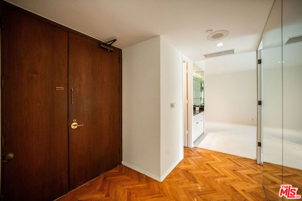 10551 Wilshire Boulevard 403