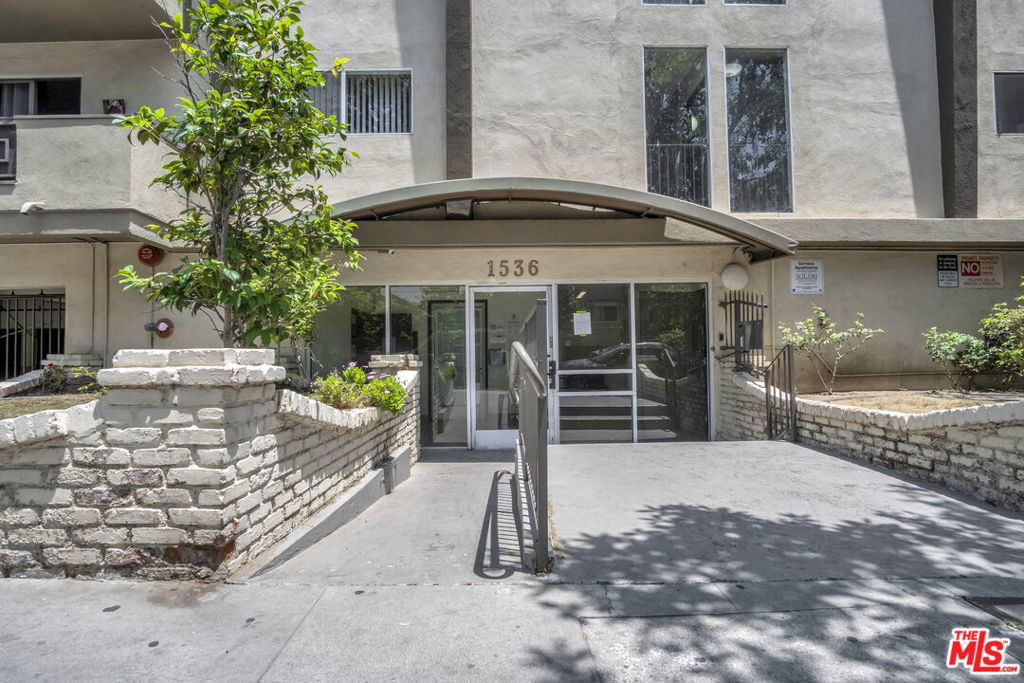 Properties 1 1536 N Serrano Avenue