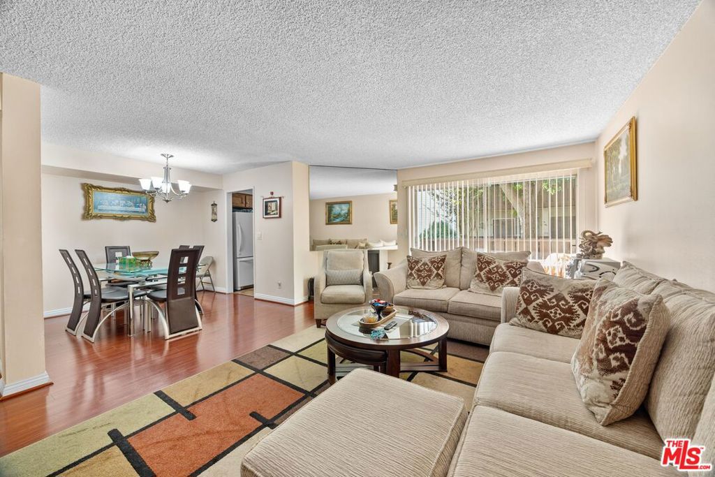 15060 Victory Boulevard 104