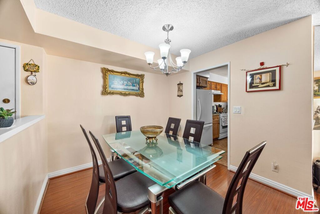 15060 Victory Boulevard 104