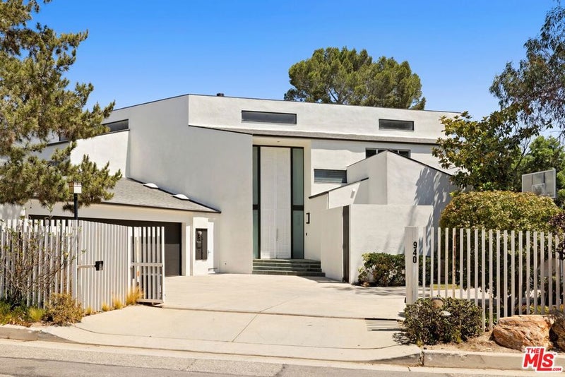 940 Linda Flora Drive