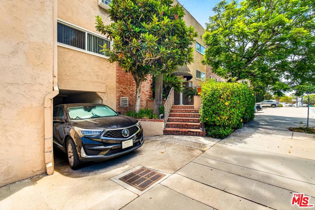 11670 W Sunset Boulevard 217