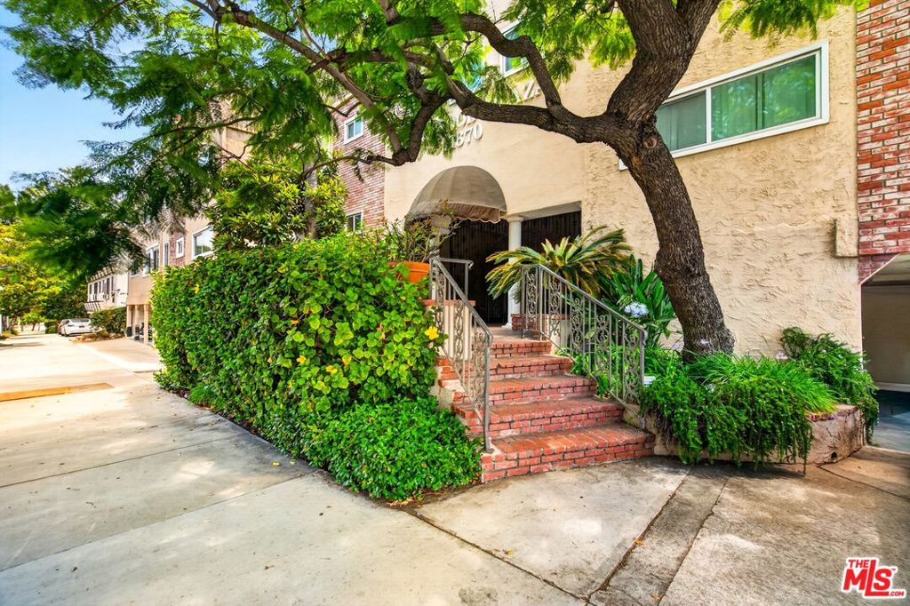 11670 W Sunset Boulevard 217