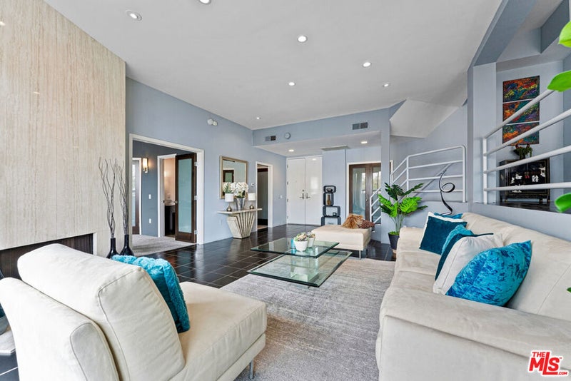 625 Huntley Drive 4