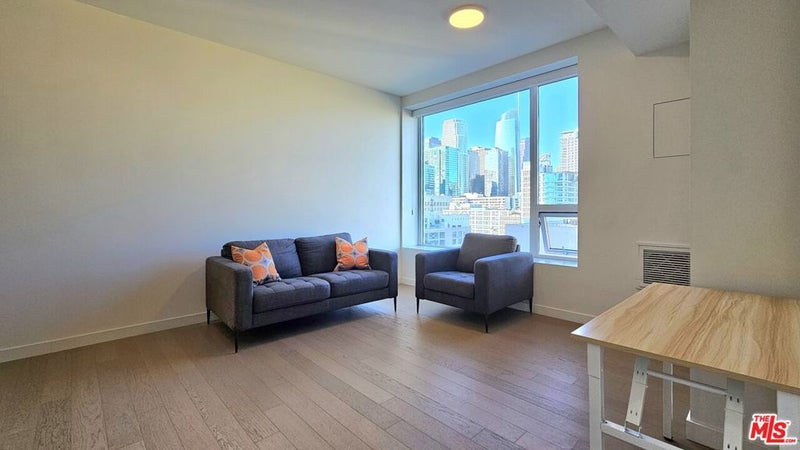1050 S Grand Avenue 1008