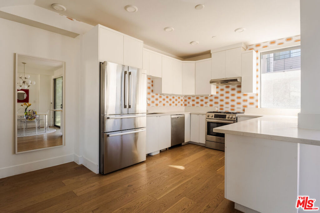 2176 Clifford Street