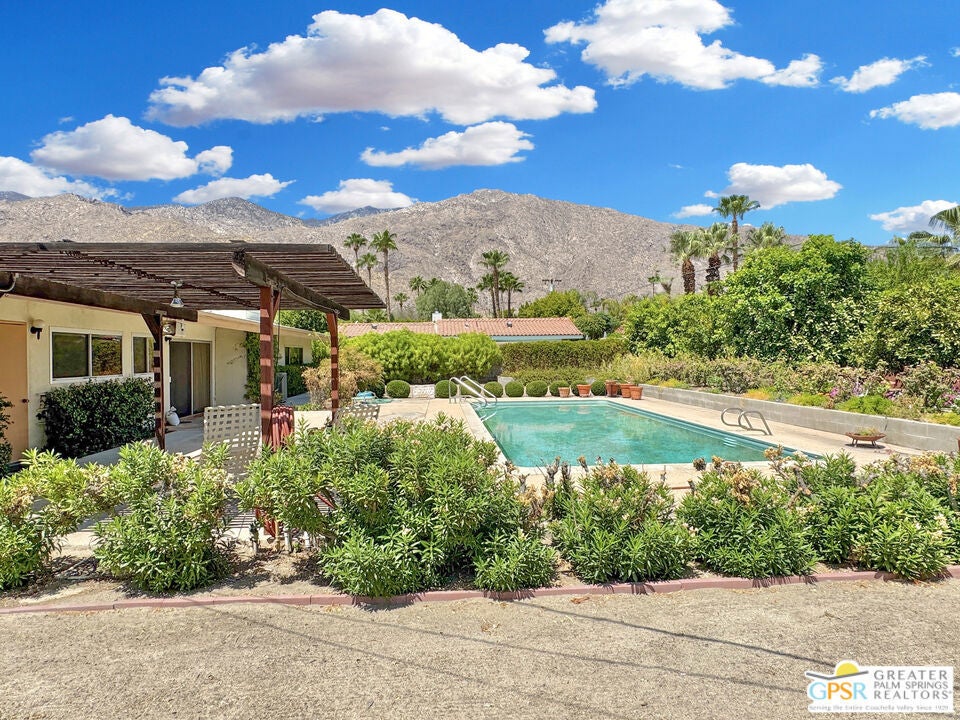 634 E Palo Verde Avenue