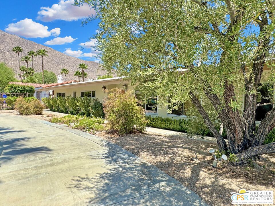 634 E Palo Verde Avenue