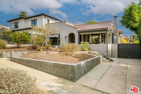 Photo of 2022 N Catalina Street, Los Angeles, CA 90027 (MLS # 25603899)