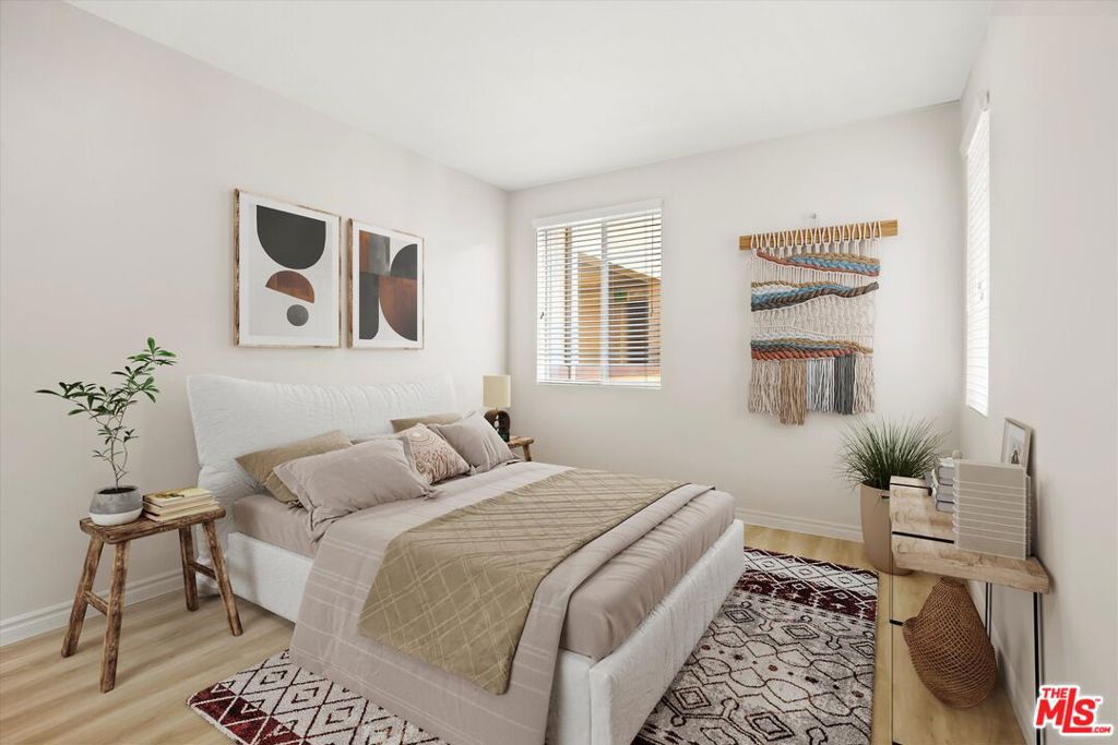 Properties 3 1901 N Buena Vista Street 02-216
