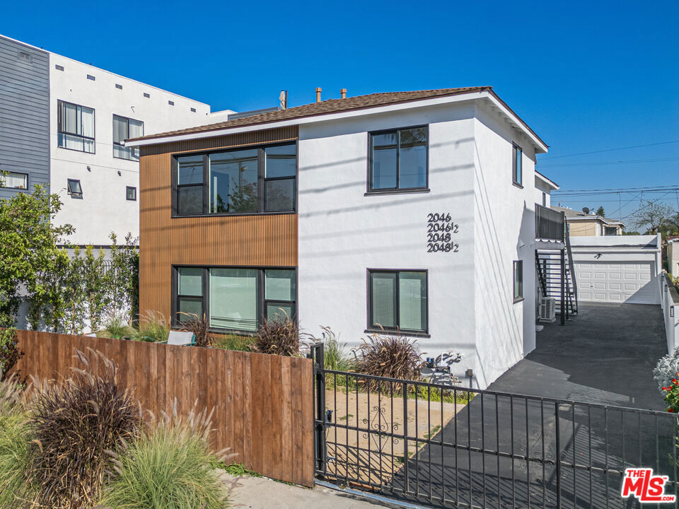 2046 S Burnside Avenue