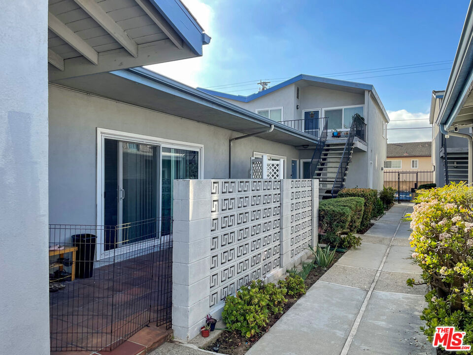 3564 Del Amo Boulevard