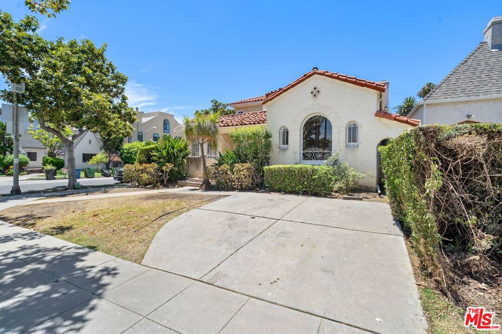 227 S Stanley Drive