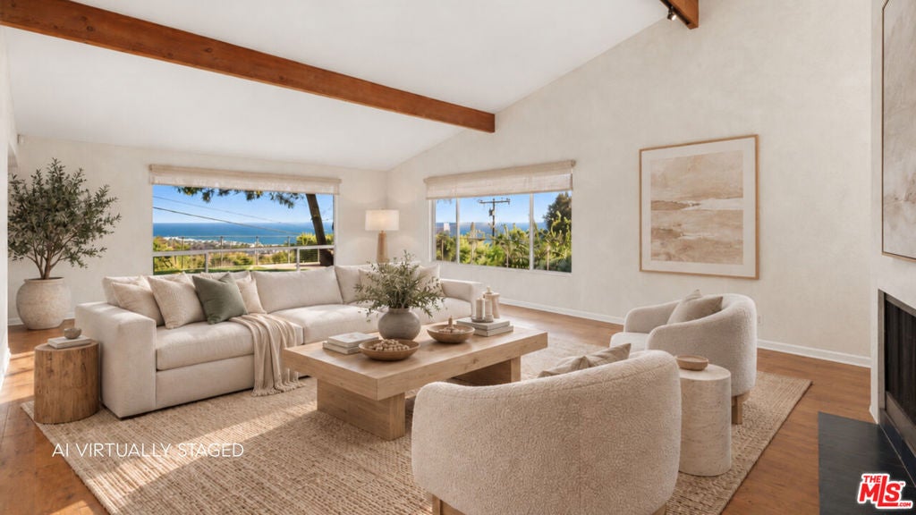 3505 Coast View Drive