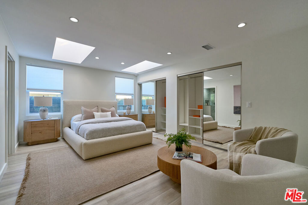 4211 W Woodland Avenue