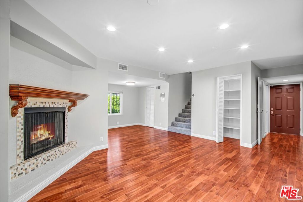 1766 Griffith Park Boulevard 1