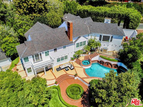 657 N Saltair Avenue Los Angeles CA 90049