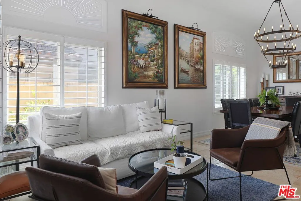 Thousand Oaks, California 91320, United States, 4 Bedrooms Bedrooms, ,3 BathroomsBathrooms,Residential,Active,210740