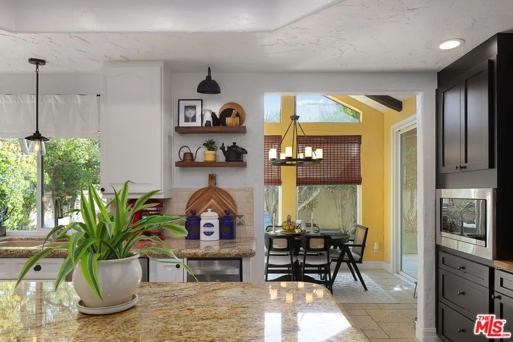 Thousand Oaks, California 91320, United States, 4 Bedrooms Bedrooms, ,3 BathroomsBathrooms,Residential,Active,210740