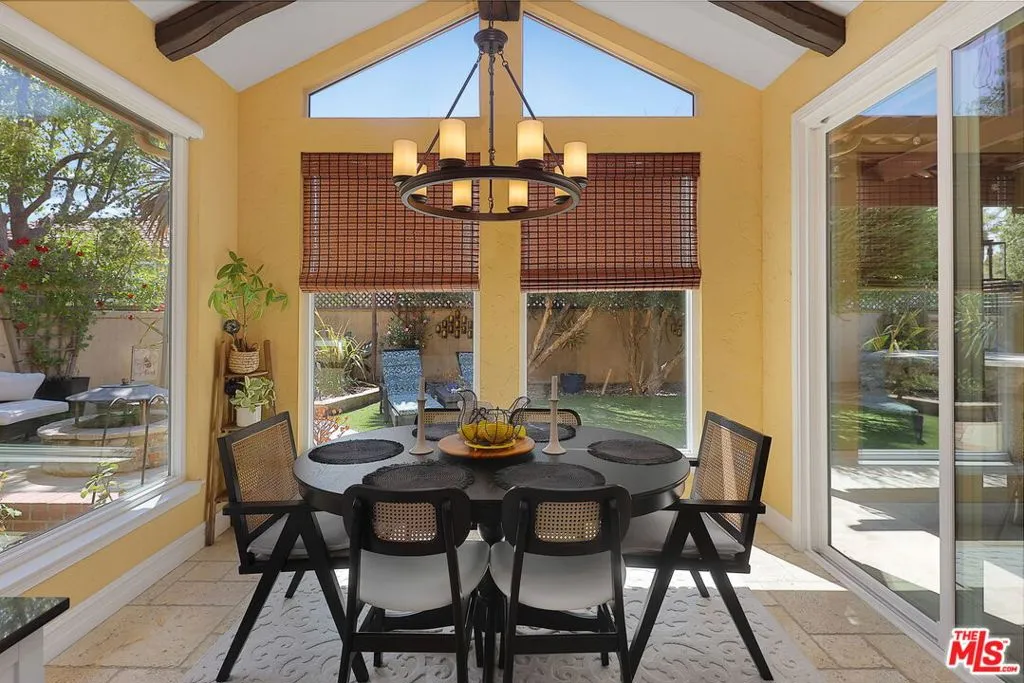 Thousand Oaks, California 91320, United States, 4 Bedrooms Bedrooms, ,3 BathroomsBathrooms,Residential,Active,210740