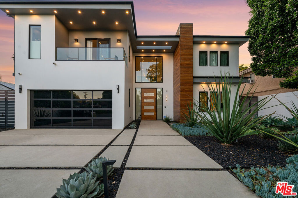 Properties 2 14812 Morrison Street