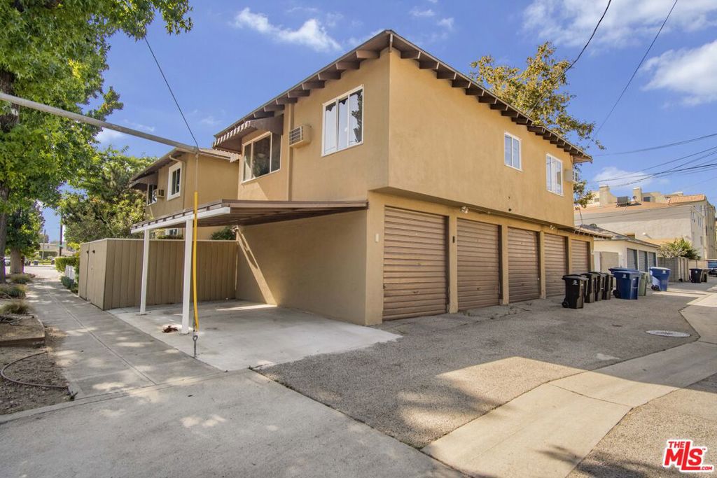 300 N Screenland Drive