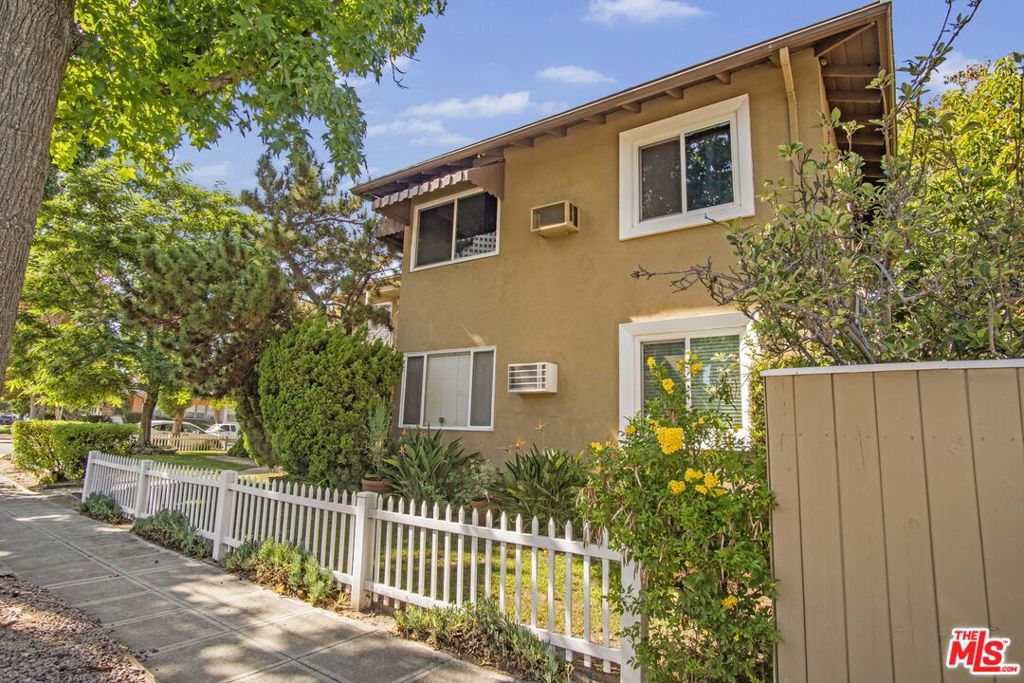 300 N Screenland Drive