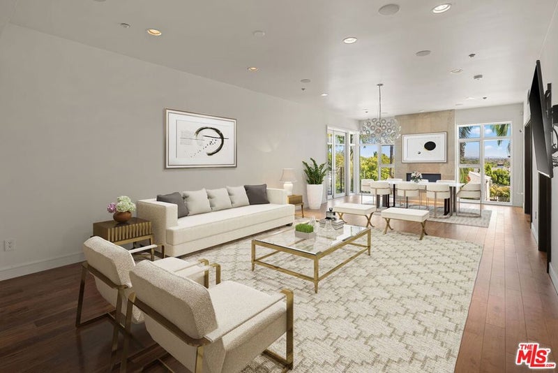 447 N Doheny Drive 305