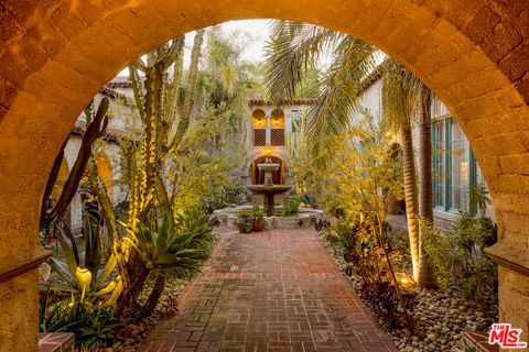 1838 Grace Avenue Los Angeles CA 90028