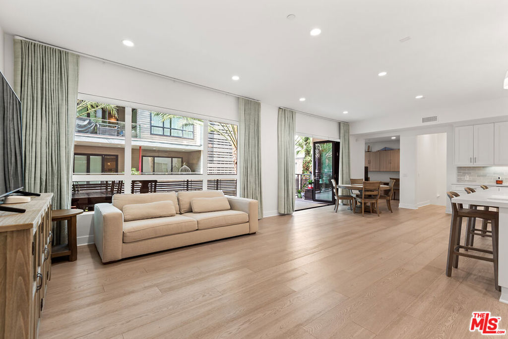 Properties 4 12763 Shell Place 1