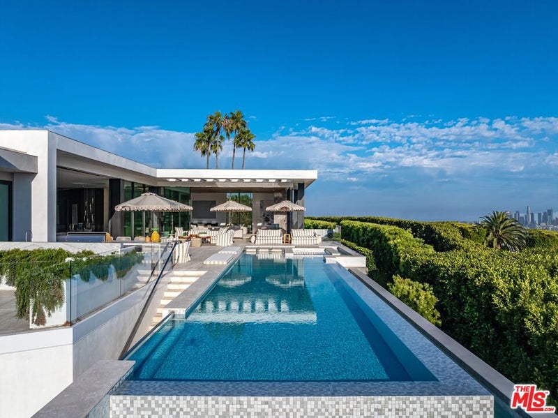 9259 Robin Drive