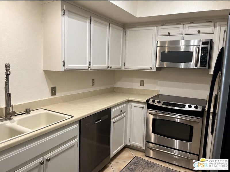 1598 N Kaweah Road 3
