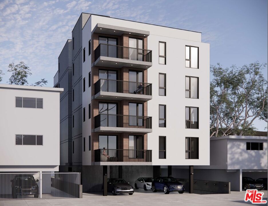 2512 S Centinela Avenue