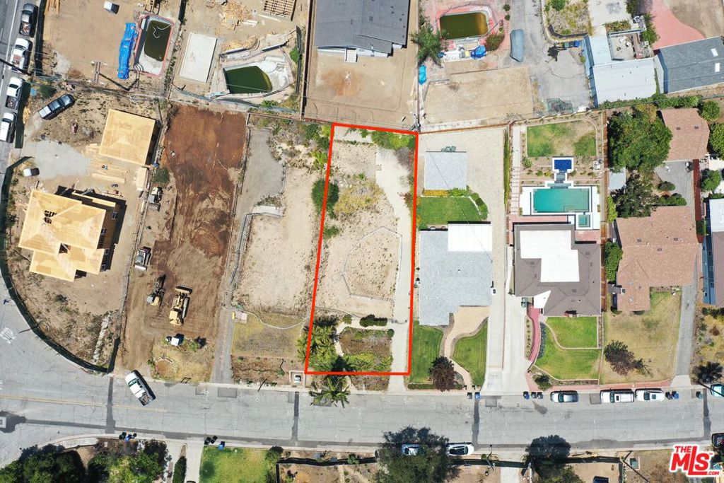 933 E Palm Street