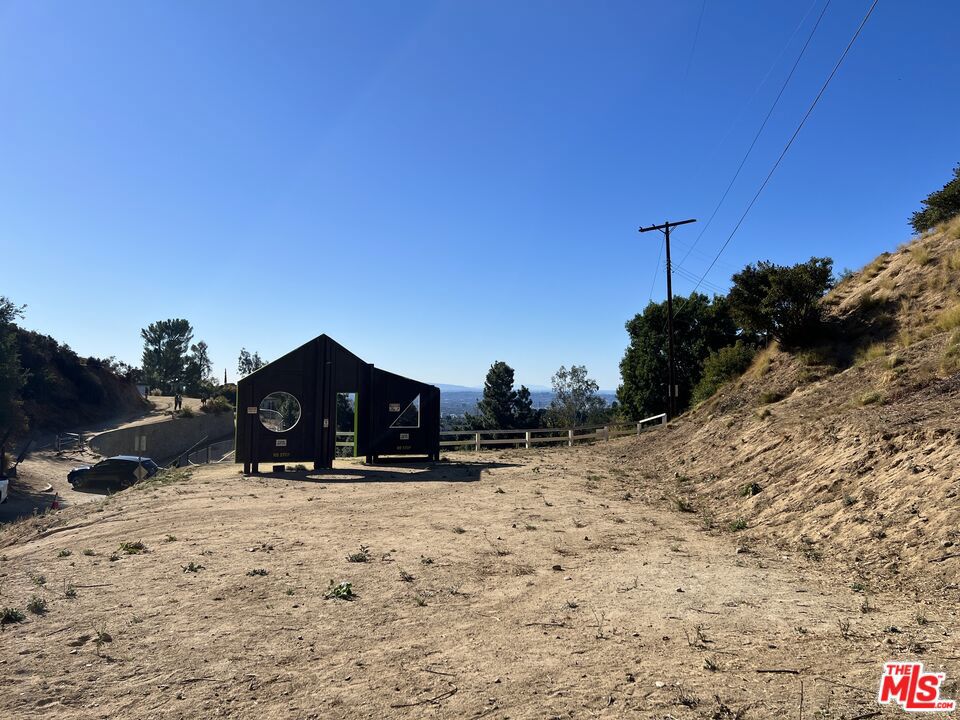 6101 Mulholland Highway