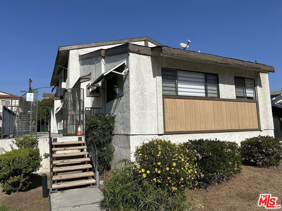 1001 Orange Grove Avenue